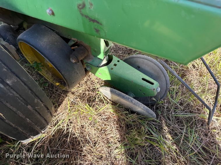 image for item DY8343 John Deere 7000 no-till planter