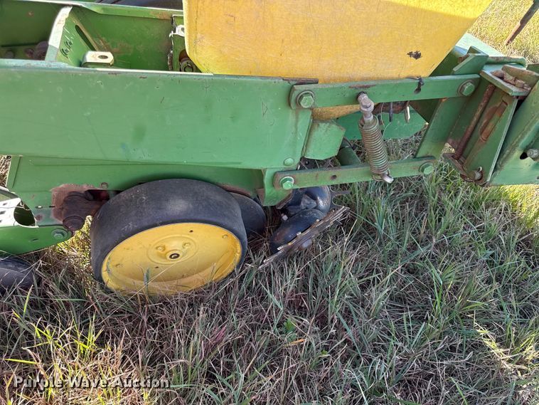 image for item DY8343 John Deere 7000 no-till planter