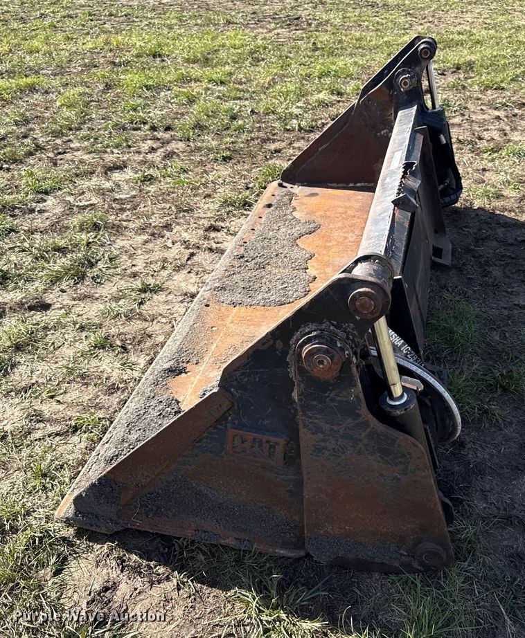 image for item DY8419 Caterpillar 199-8520 skid steer bucket