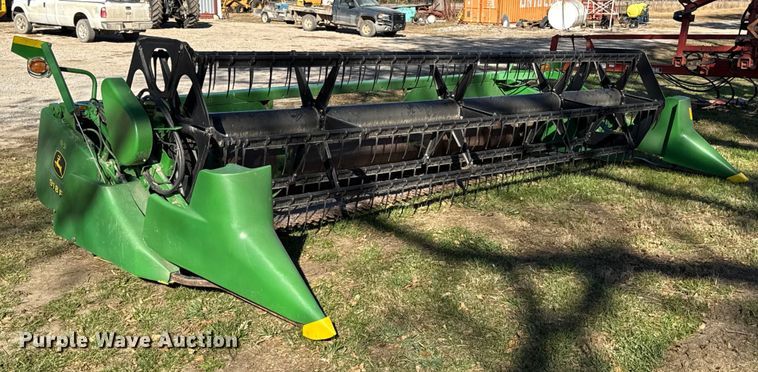 image for item DY8449 2005 John Deere 918F flex head