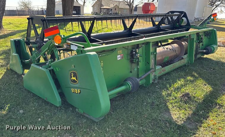 image for item DY8449 2005 John Deere 918F flex head