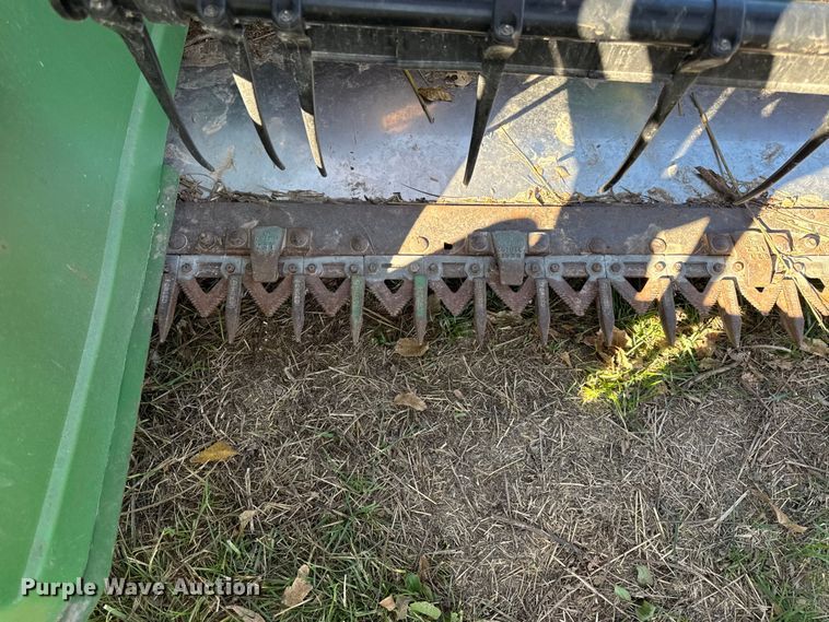 image for item DY8449 2005 John Deere 918F flex head