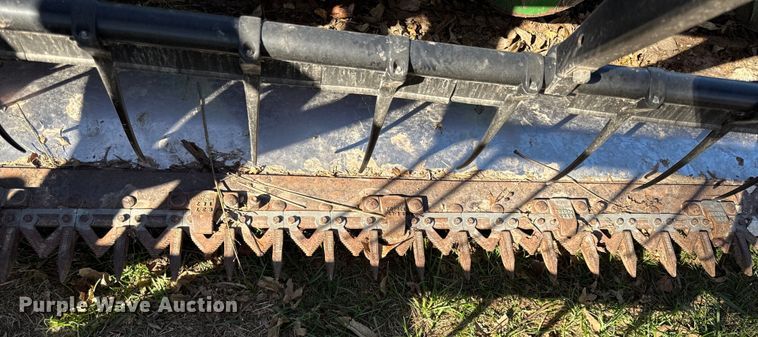 image for item DY8449 2005 John Deere 918F flex head