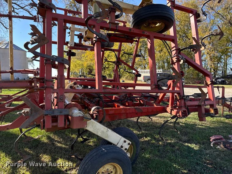 image for item DY8451 Krause 4316HR field cultivator