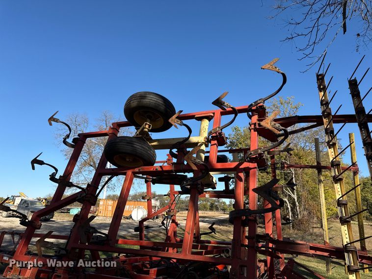 image for item DY8451 Krause 4316HR field cultivator