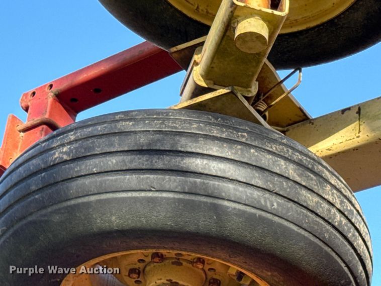 image for item DY8451 Krause 4316HR field cultivator