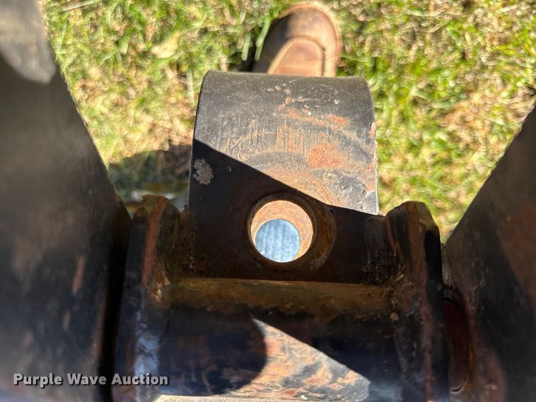 image for item DY8453 Brush hog 2615L batwing rotary mower