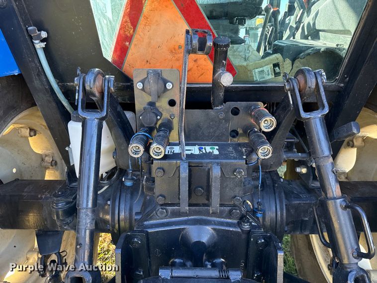 image for item DY8454 2006 New holland TL80A MFWD tractor