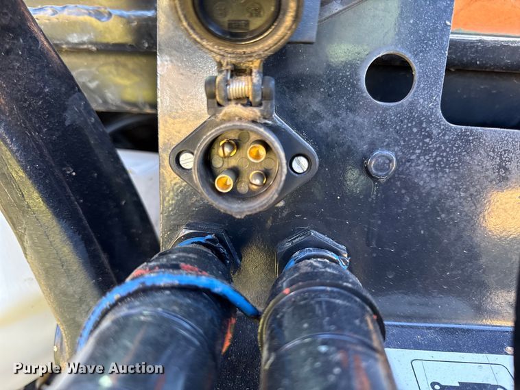 image for item DY8454 2006 New holland TL80A MFWD tractor