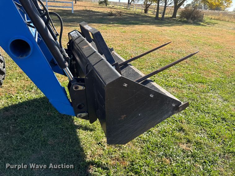 image for item DY8454 2006 New holland TL80A MFWD tractor