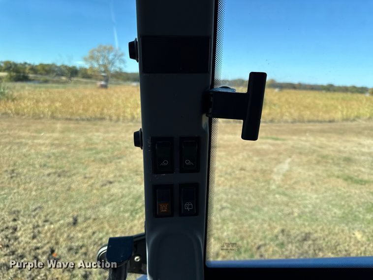 image for item DY8454 2006 New holland TL80A MFWD tractor