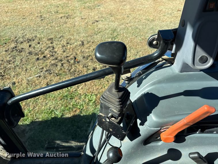 image for item DY8454 2006 New holland TL80A MFWD tractor