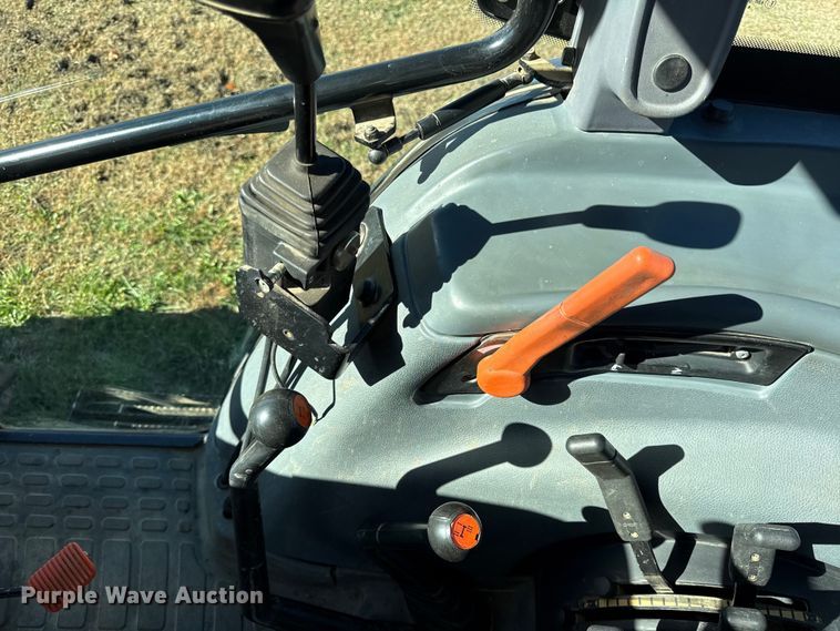 image for item DY8454 2006 New holland TL80A MFWD tractor