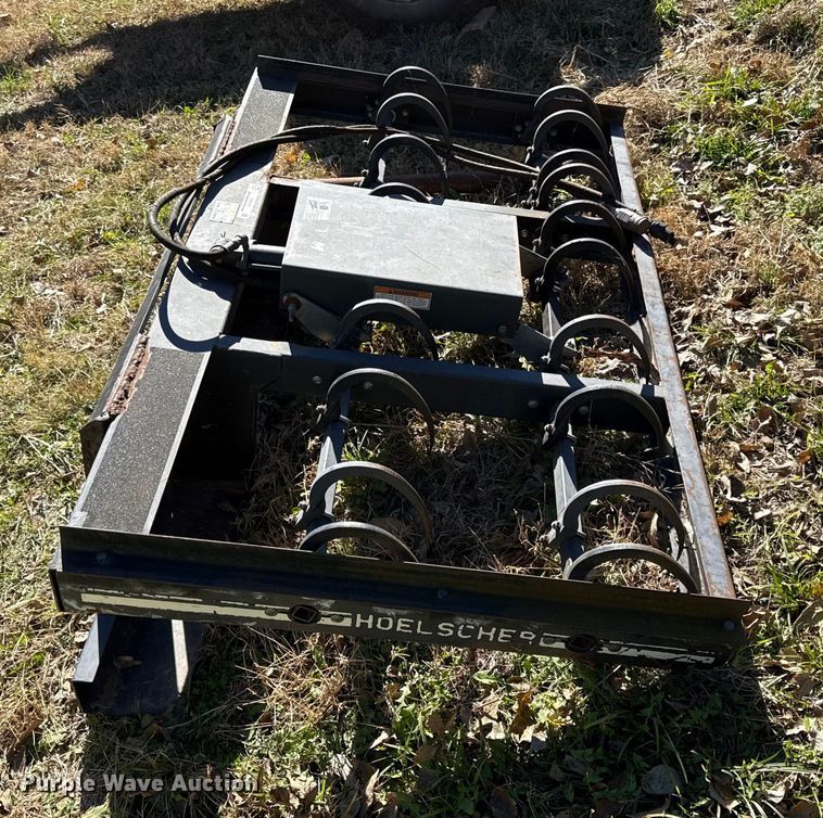 image for item DY8462 Hoelscher 50 skid steer bale accumulator grapple