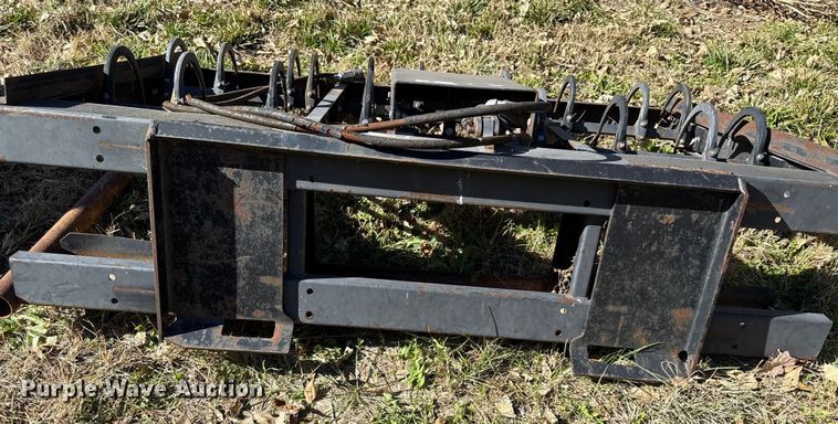 image for item DY8462 Hoelscher 50 skid steer bale accumulator grapple