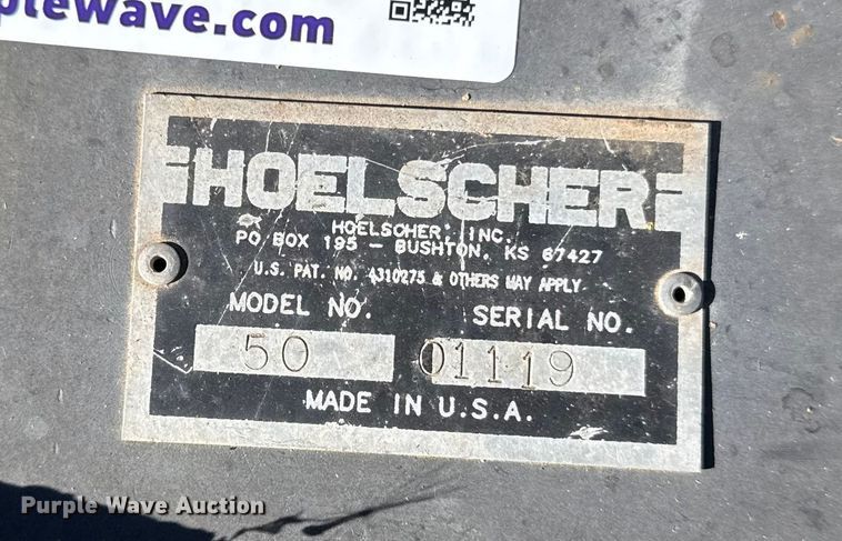 image for item DY8462 Hoelscher 50 skid steer bale accumulator grapple