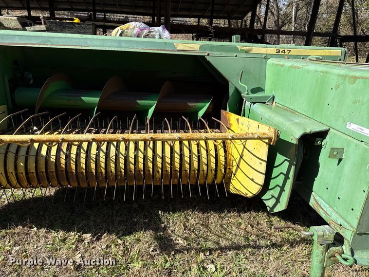 image for item DY8463 1982 John Deere 347 small square baler