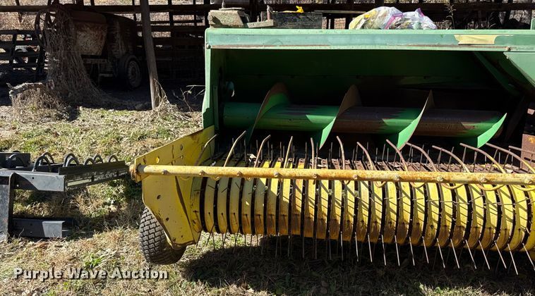 image for item DY8463 1982 John Deere 347 small square baler