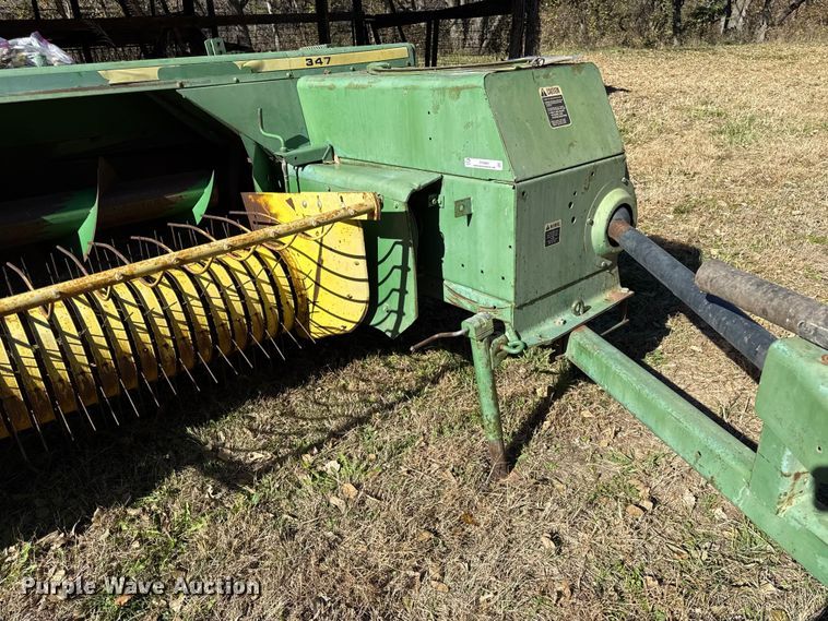 image for item DY8463 1982 John Deere 347 small square baler