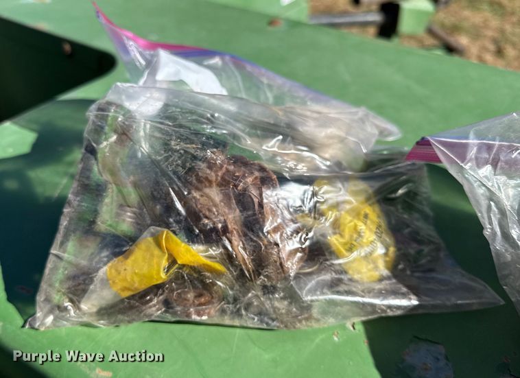 image for item DY8463 1982 John Deere 347 small square baler