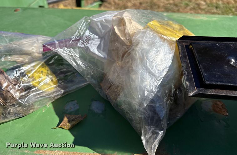 image for item DY8463 1982 John Deere 347 small square baler