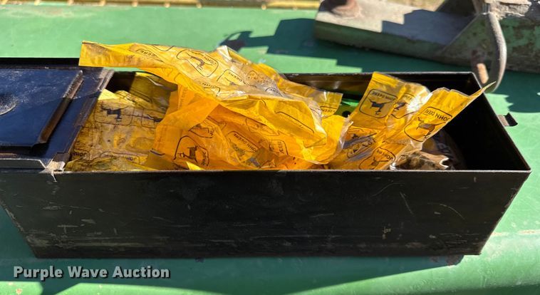 image for item DY8463 1982 John Deere 347 small square baler