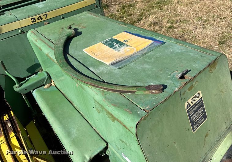 image for item DY8463 1982 John Deere 347 small square baler