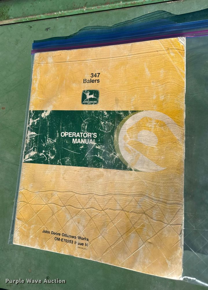 image for item DY8463 1982 John Deere 347 small square baler