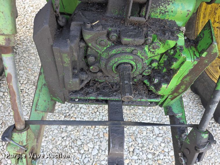 image for item DZ3523 1970 John Deere 2520 tractor