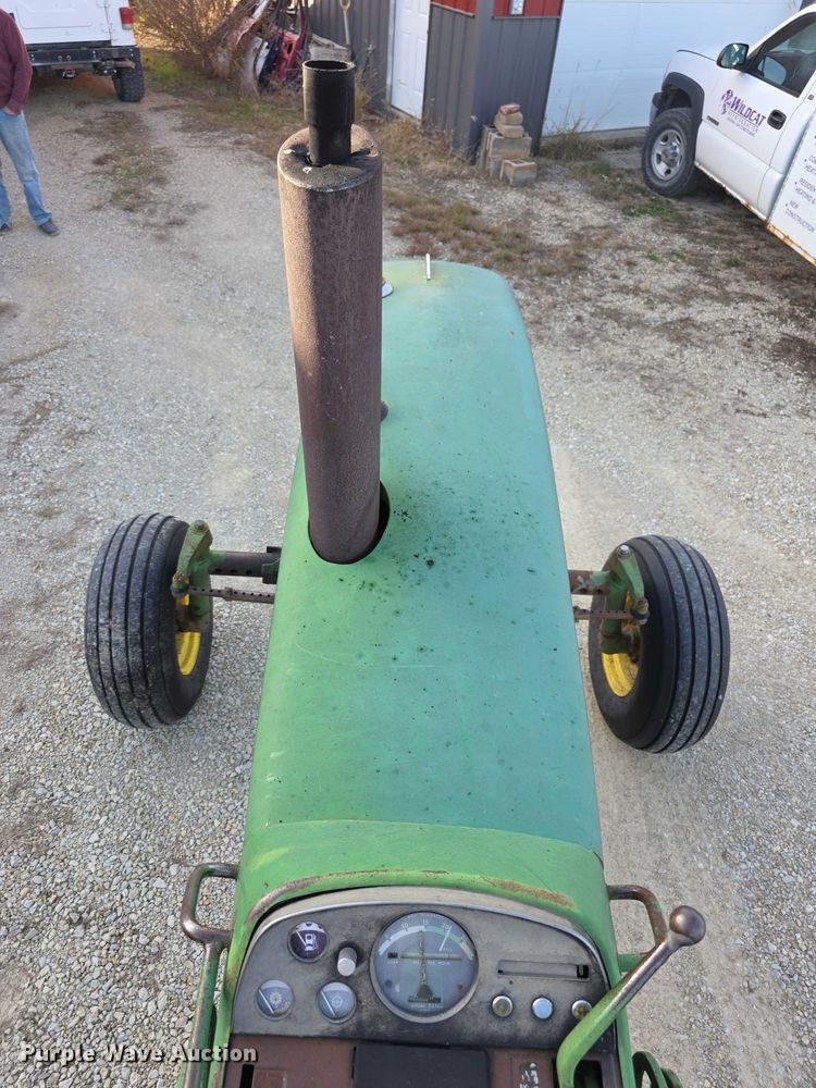 image for item DZ3523 1970 John Deere 2520 tractor