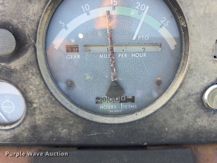 image for item DZ3523 1970 John Deere 2520 tractor