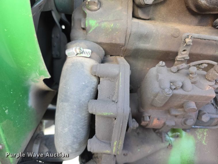 image for item DZ3523 1970 John Deere 2520 tractor