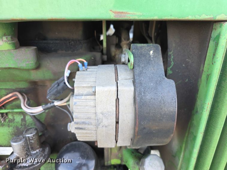 image for item DZ3523 1970 John Deere 2520 tractor