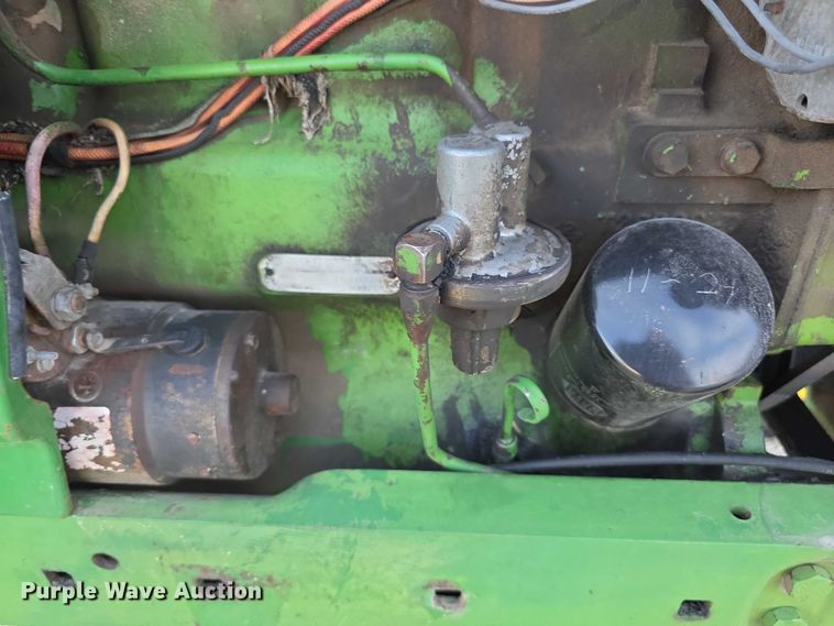 image for item DZ3523 1970 John Deere 2520 tractor