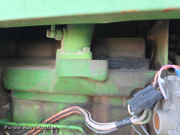 image for item DZ3523 1970 John Deere 2520 tractor