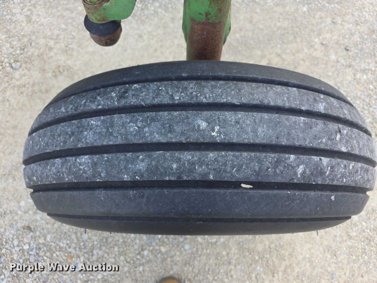 image for item DZ3523 1970 John Deere 2520 tractor