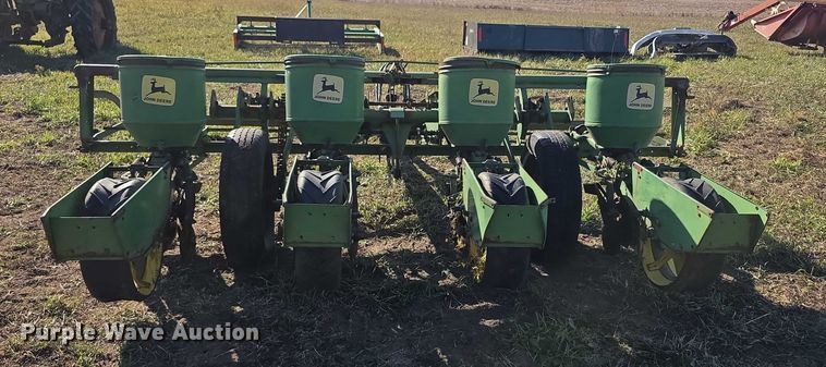 image for item DZ3562 John Deere 1240 planter