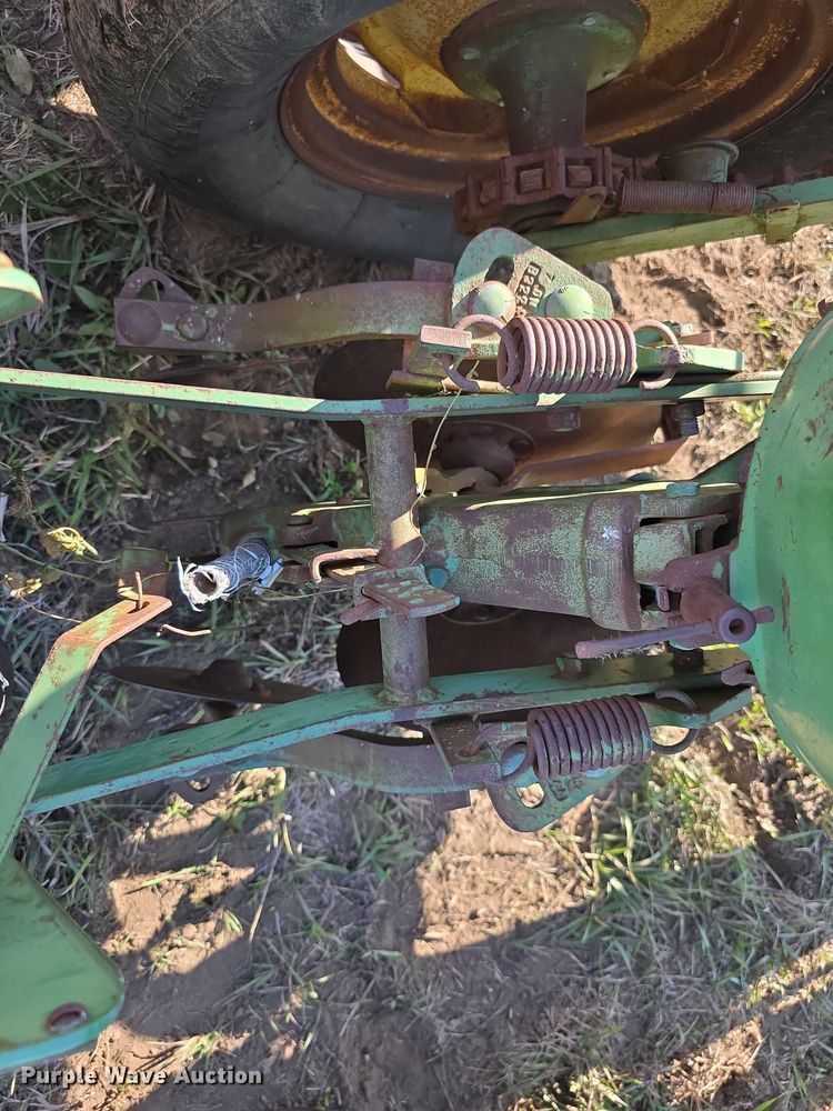 image for item DZ3562 John Deere 1240 planter