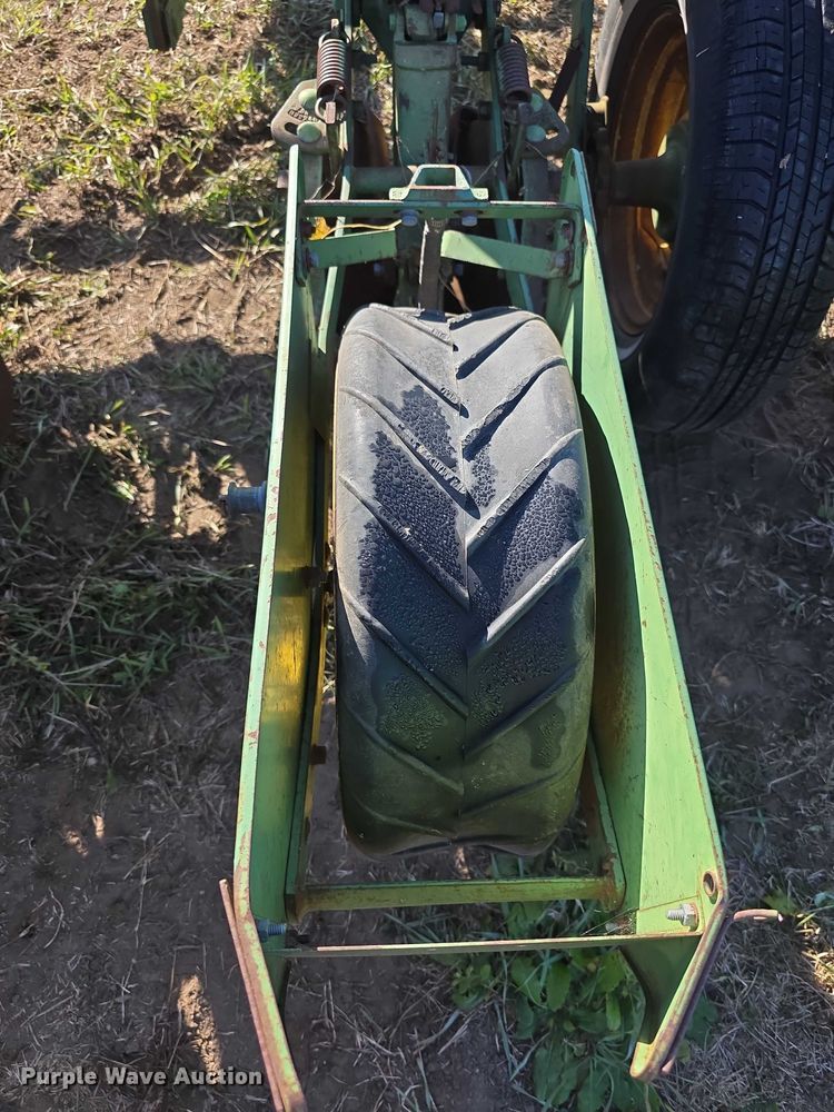 image for item DZ3562 John Deere 1240 planter