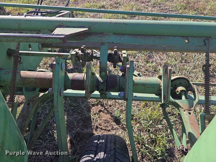 image for item DZ3562 John Deere 1240 planter