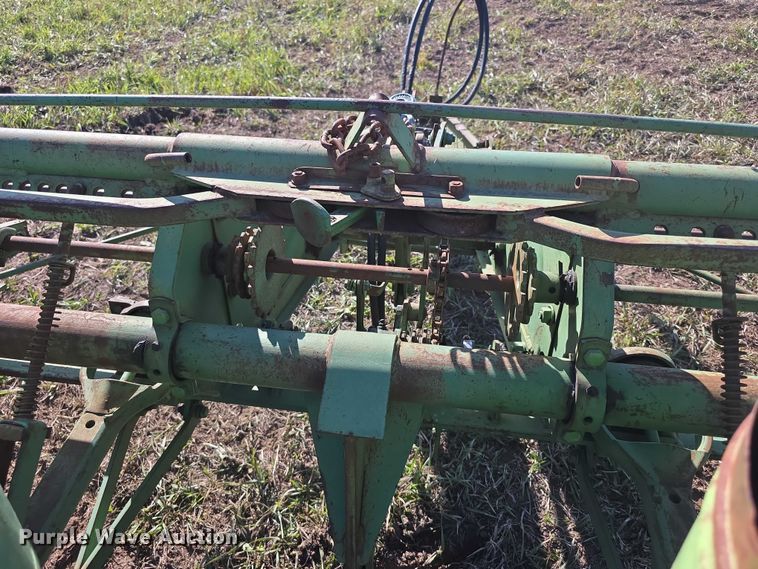 image for item DZ3562 John Deere 1240 planter