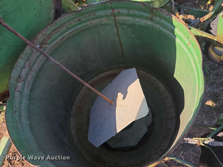 image for item DZ3562 John Deere 1240 planter