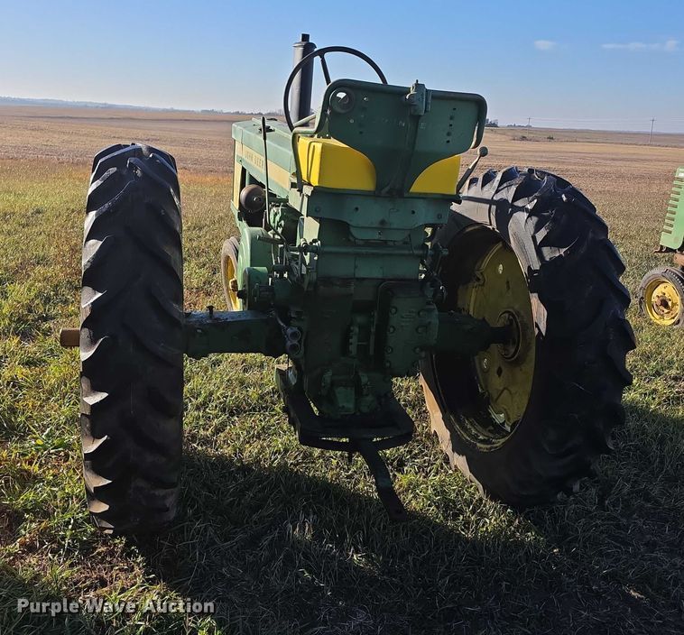 image for item DZ3564 John Deere 520 tractor