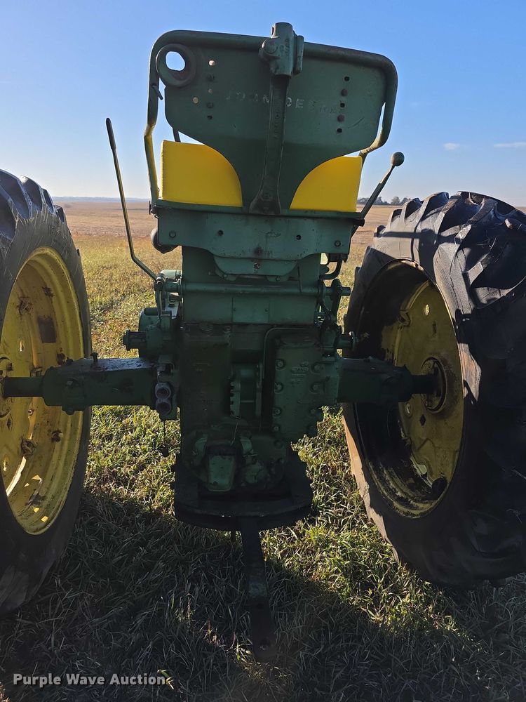 image for item DZ3564 John Deere 520 tractor