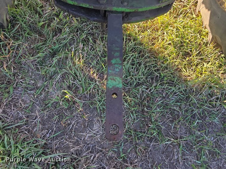 image for item DZ3564 John Deere 520 tractor