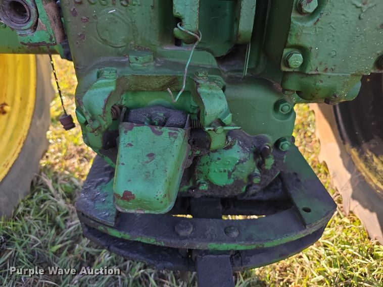 image for item DZ3564 John Deere 520 tractor