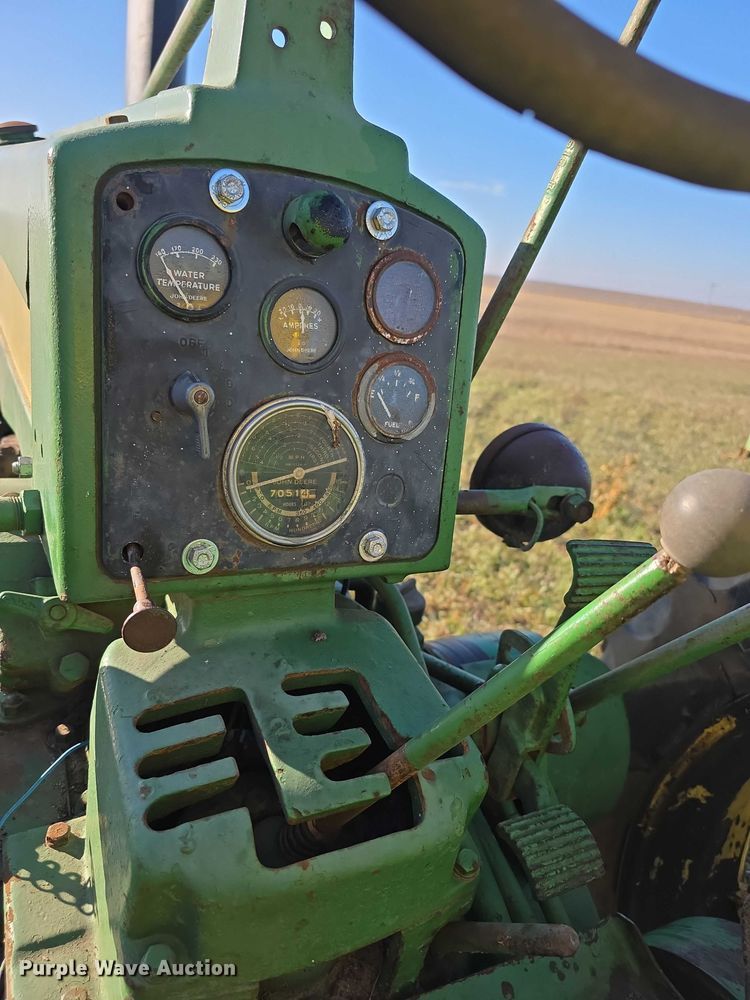 image for item DZ3564 John Deere 520 tractor