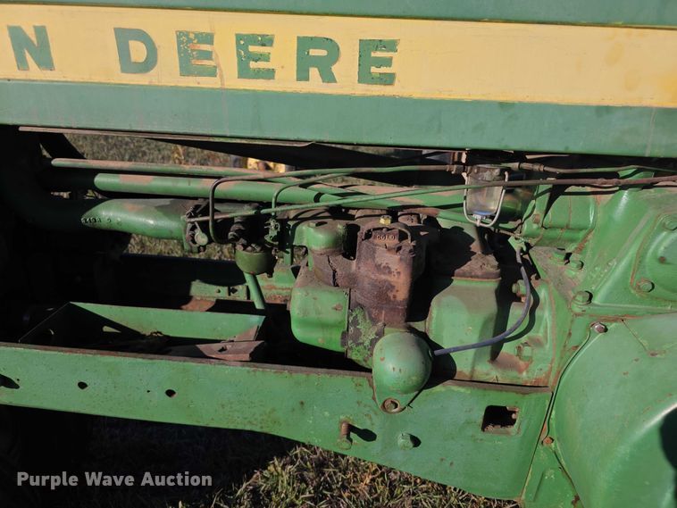 image for item DZ3564 John Deere 520 tractor