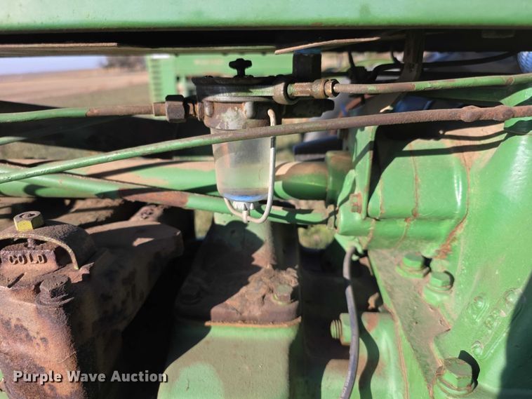 image for item DZ3564 John Deere 520 tractor