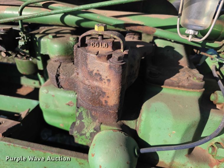 image for item DZ3564 John Deere 520 tractor
